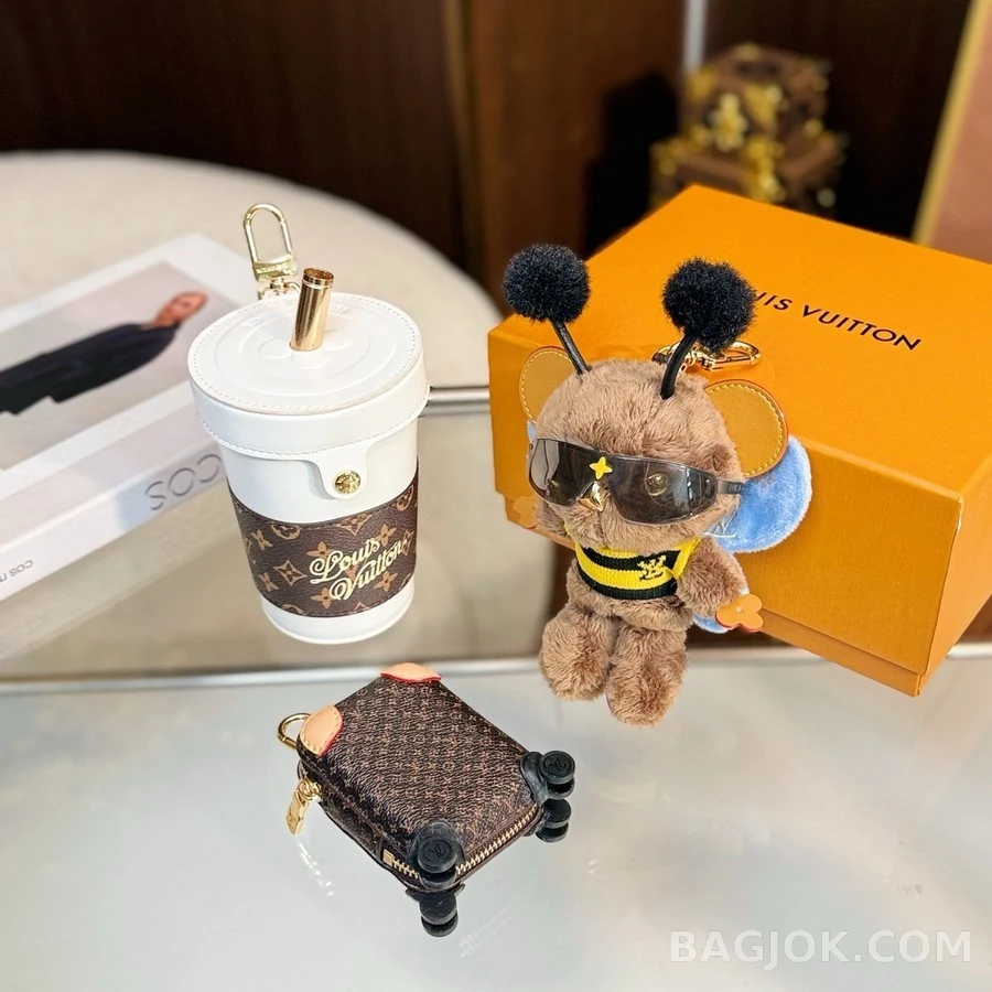 루이비통 루이비통 Louis Bear 체크 비니 라이더 키링 상세 이미지
