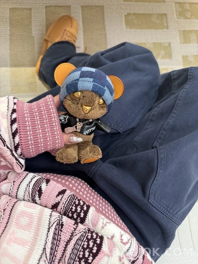 루이비통 루이비통 Louis Bear 체크 비니 라이더 키링 상세 이미지