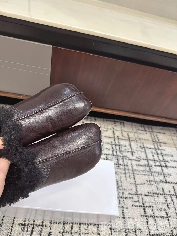 메종 마르지엘라 메종마르지엘라 빵 모양 퍼 슬리퍼 상세 이미지