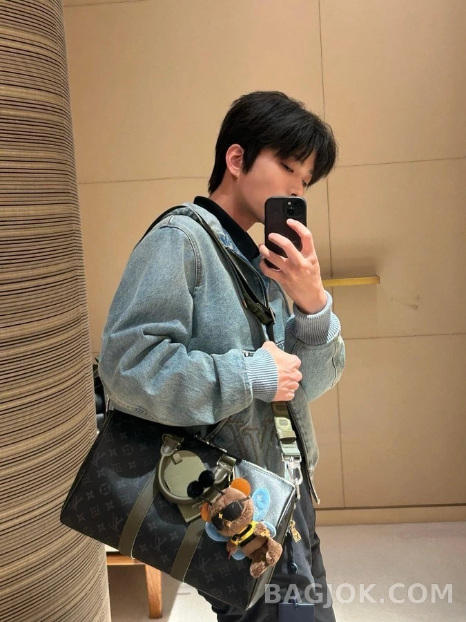 루이비통 루이비통 루이 베어 비 키링 상세 이미지