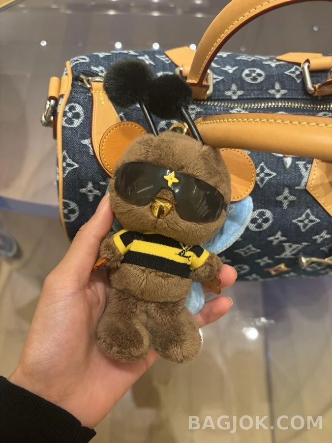 루이비통 루이비통 루이 베어 비 키링 상세 이미지
