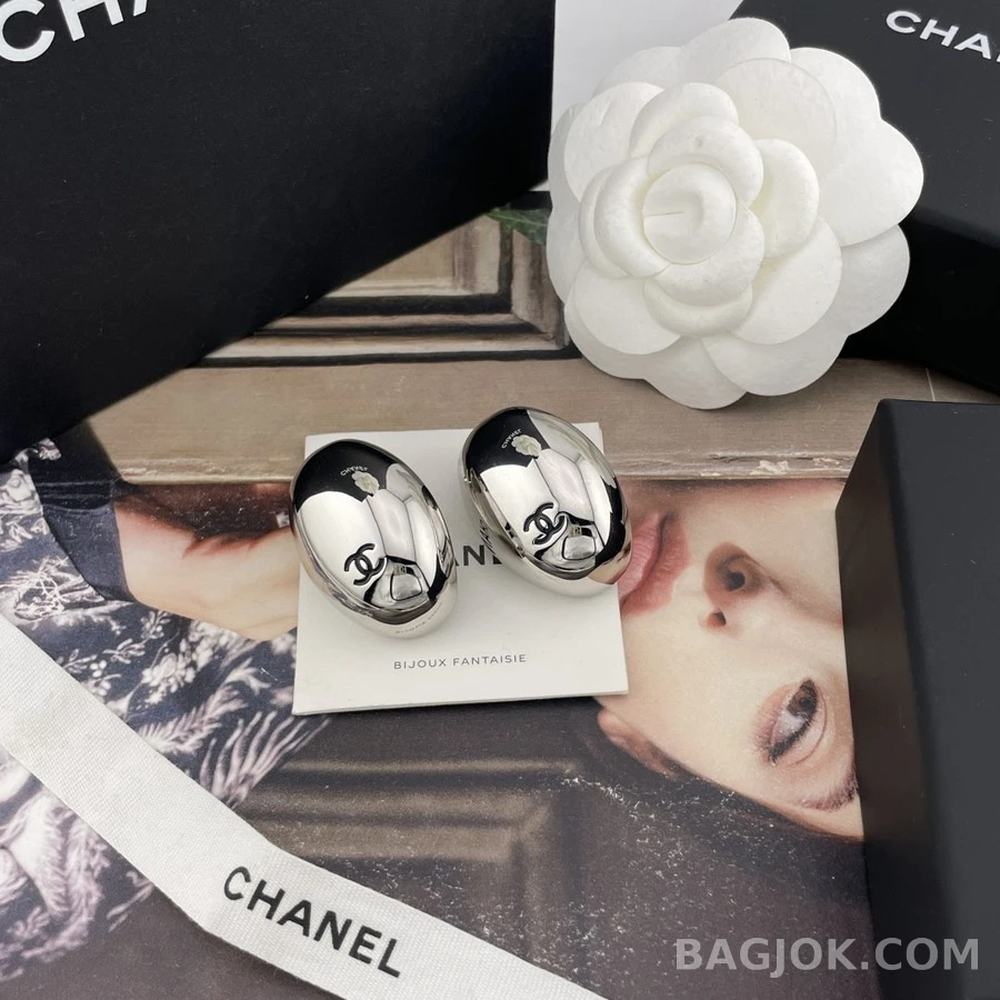 샤넬 샤넬 로고 오벌 귀걸이 상세 이미지