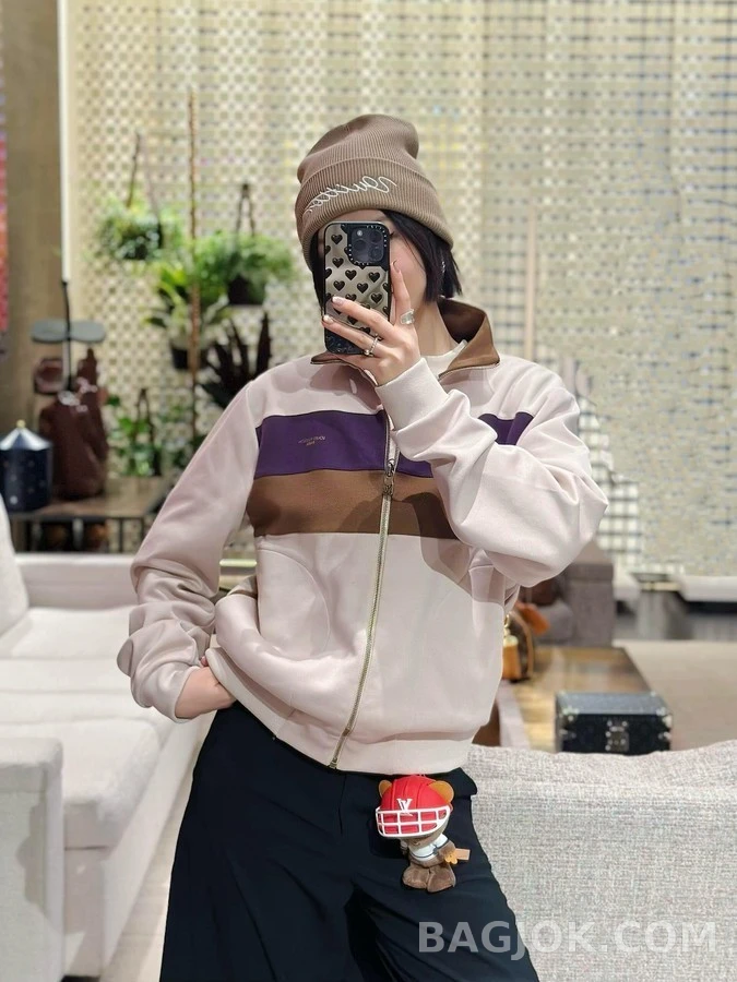 루이비통 루이비통 스트라이프 꿀벌 루이 베어 키링 상세 이미지