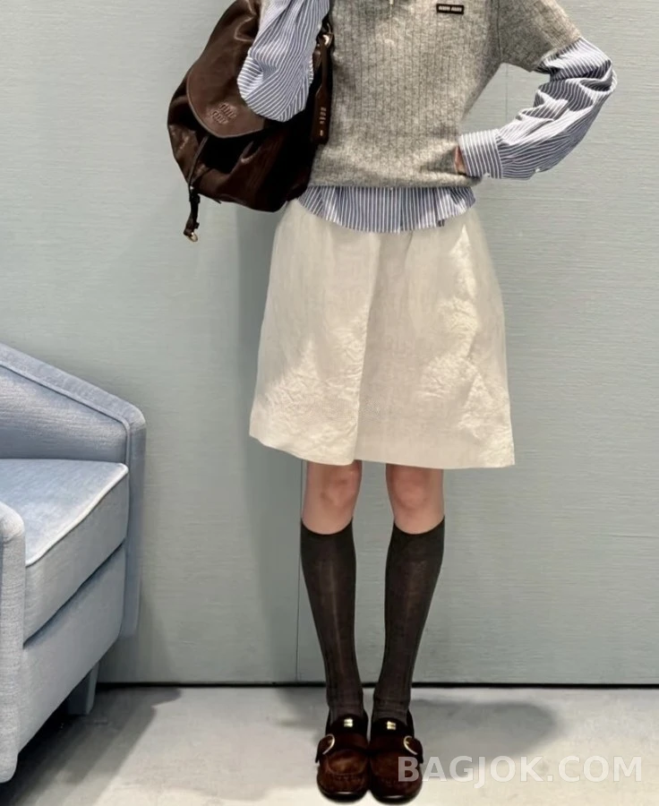 미우미우 미우미우 버클 스웨이드 블록힐 로퍼 상세 이미지