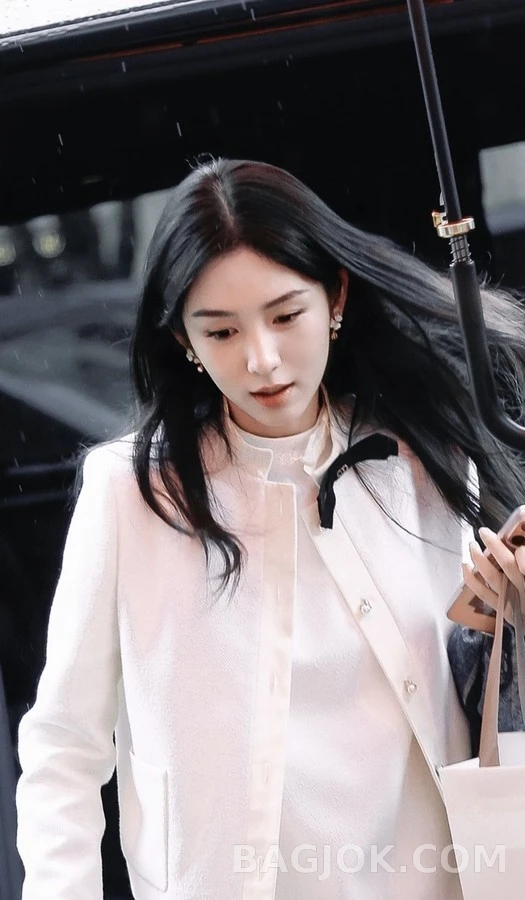 디올 디올 쉘 클로버 비대칭 귀걸이 상세 이미지