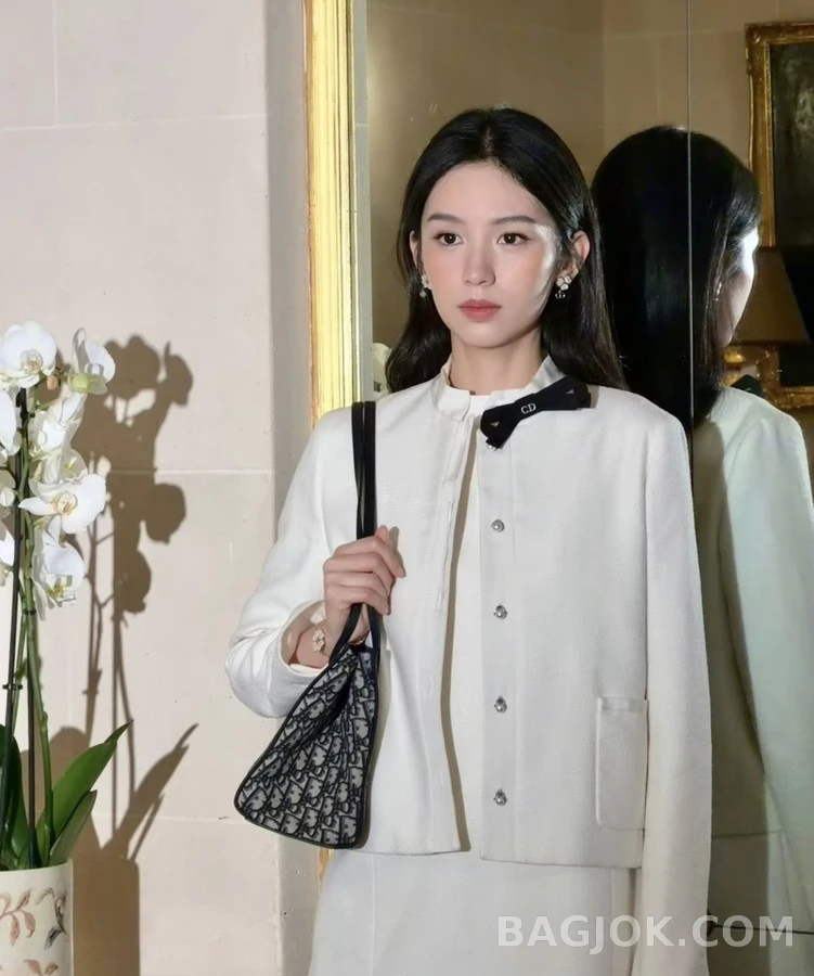 디올 디올 쉘 클로버 비대칭 귀걸이 상세 이미지