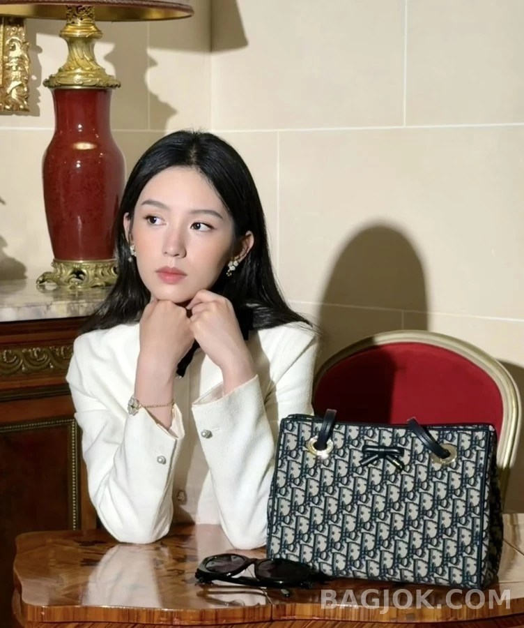 디올 디올 쉘 클로버 비대칭 귀걸이 상세 이미지