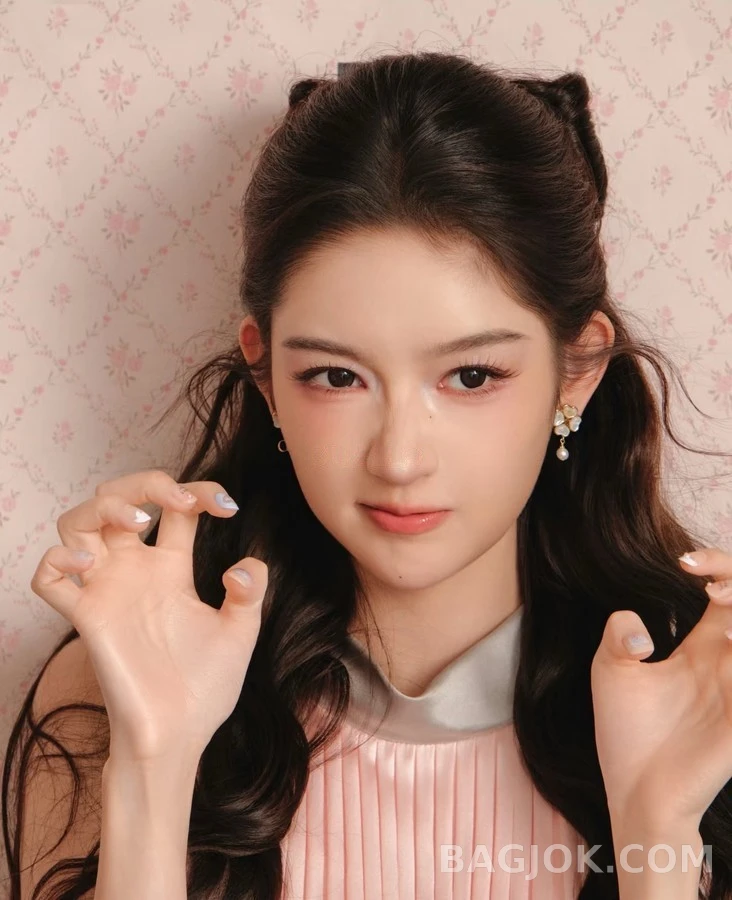 디올 디올 쉘 클로버 비대칭 귀걸이 상세 이미지