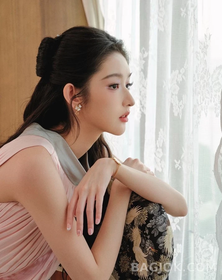 디올 디올 쉘 클로버 비대칭 귀걸이 상세 이미지