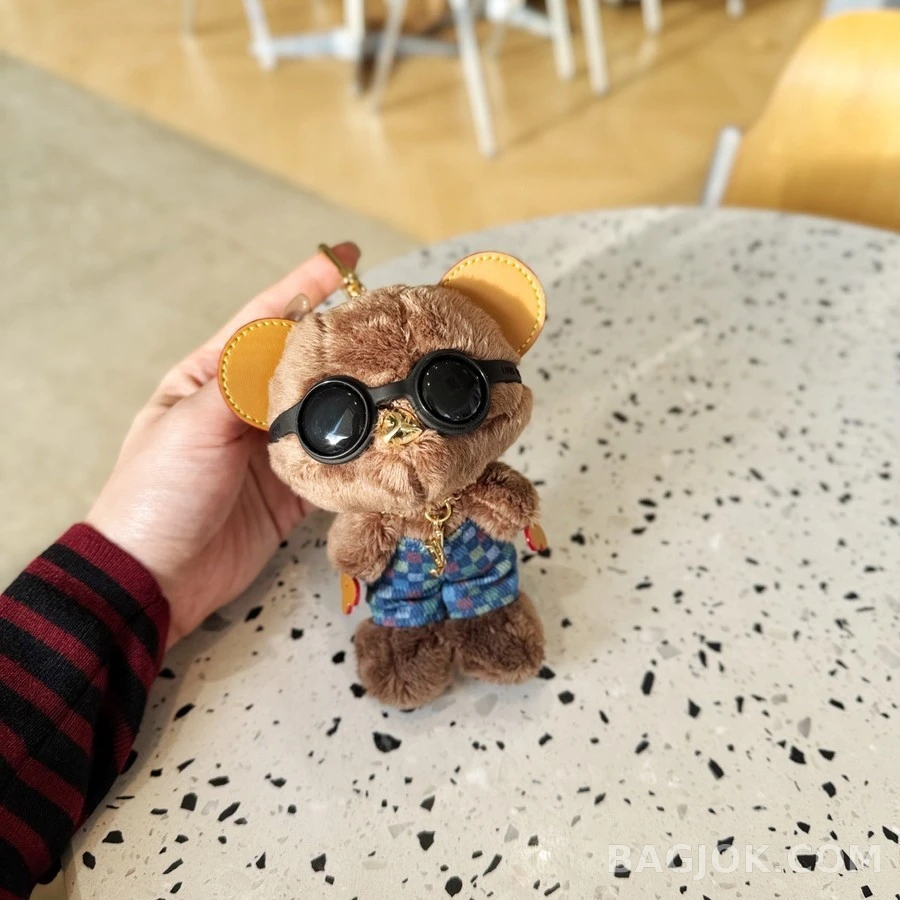 루이비통 루이비통 루이 베어 인형 키링 상세 이미지