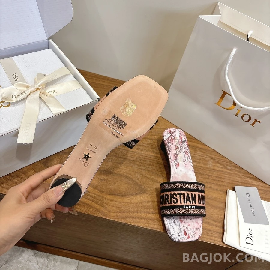 디올 디올 Dway 로고 자수 힐 샌들 상세 이미지