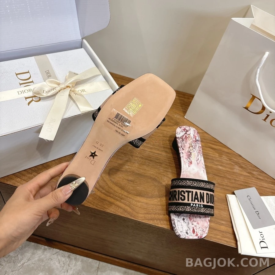 디올 디올 Dway 로고 자수 힐 샌들 상세 이미지