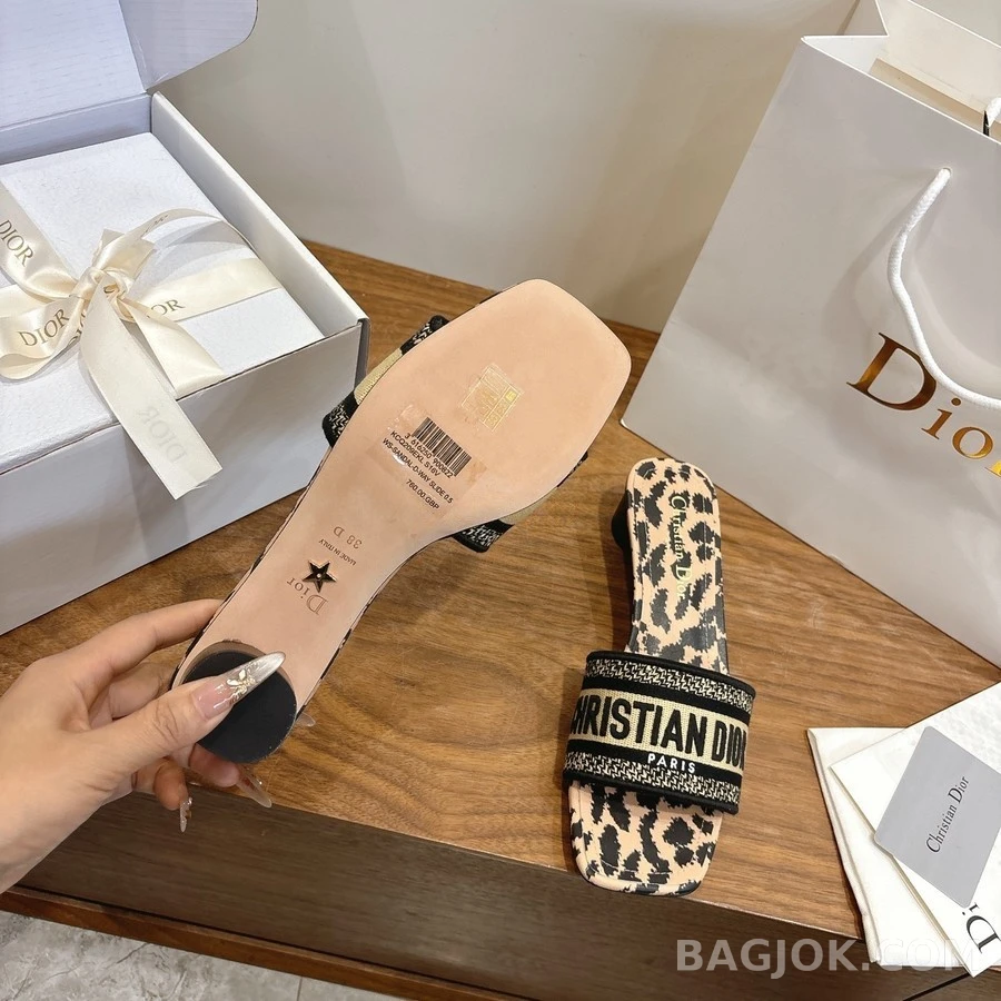 디올 디올 Dway 레터링 레오파드 샌들 상세 이미지