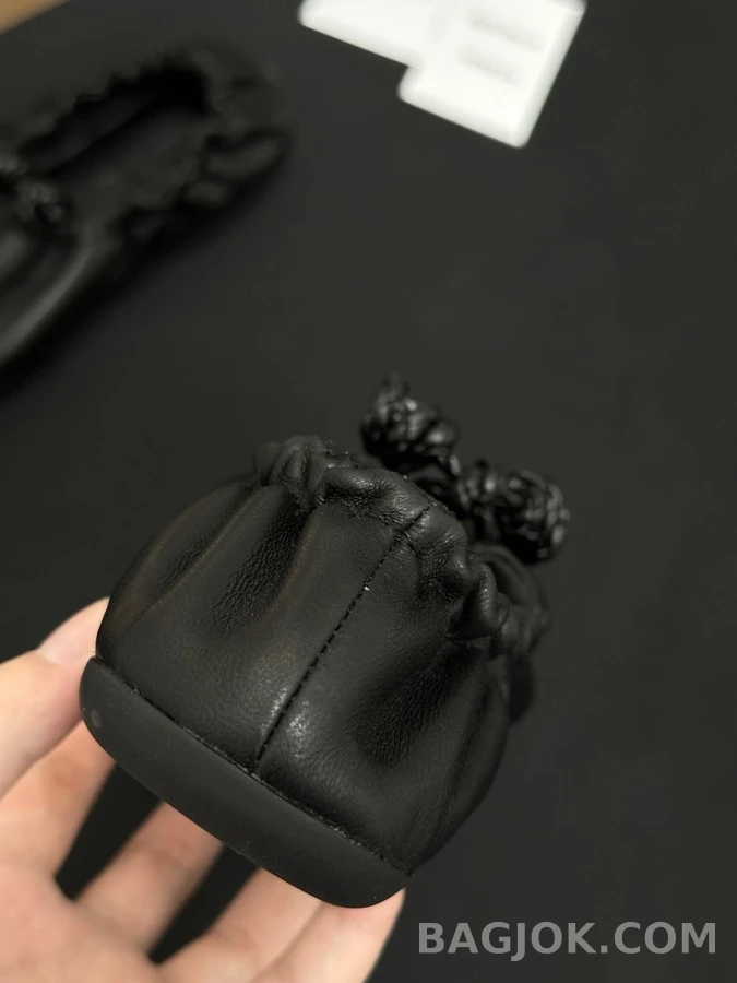 보테가베네타 보테가 베네타 주름 노트 플랫 슈즈 상세 이미지