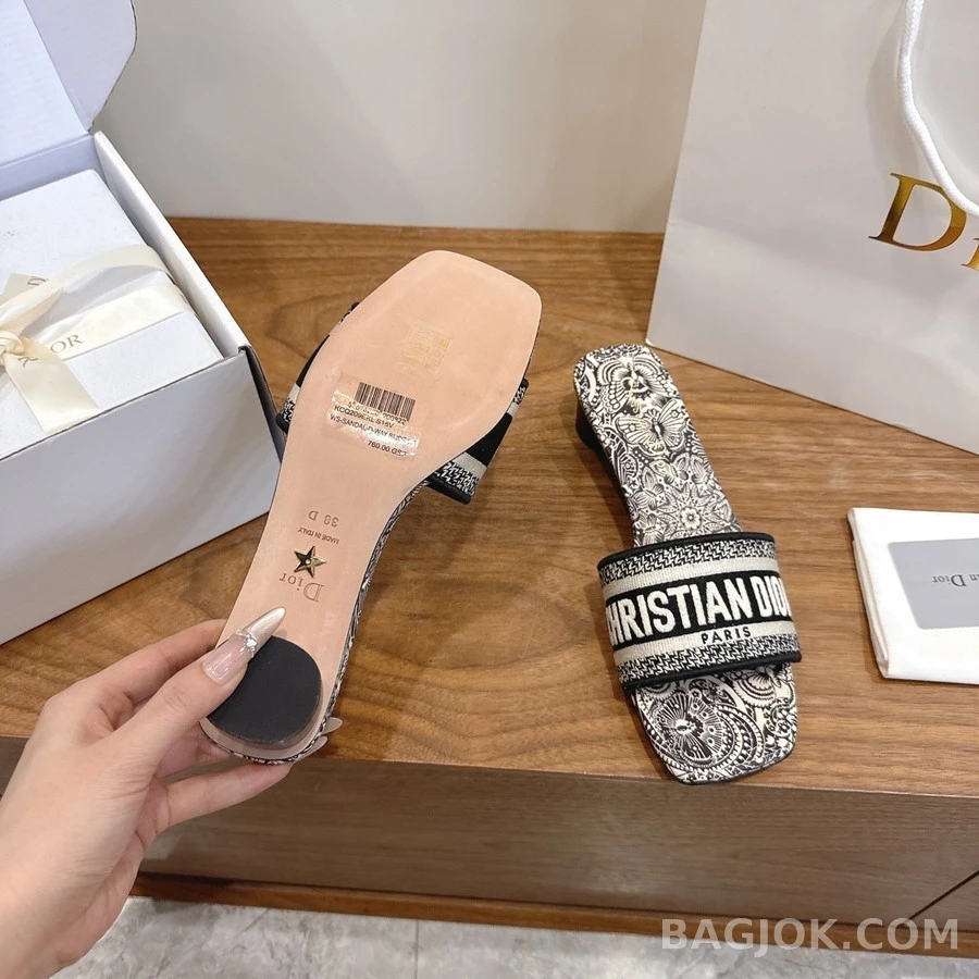 디올 디올 디웨이 로고 블록힐 슬라이드 상세 이미지