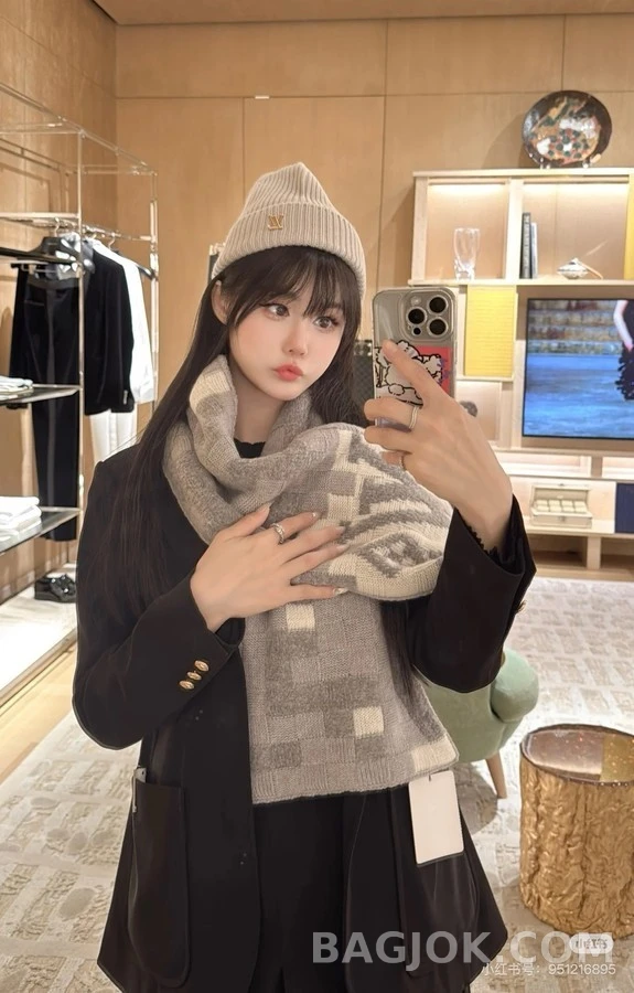루이비통 루이비통 다미에 로고 더블 스카프 상세 이미지