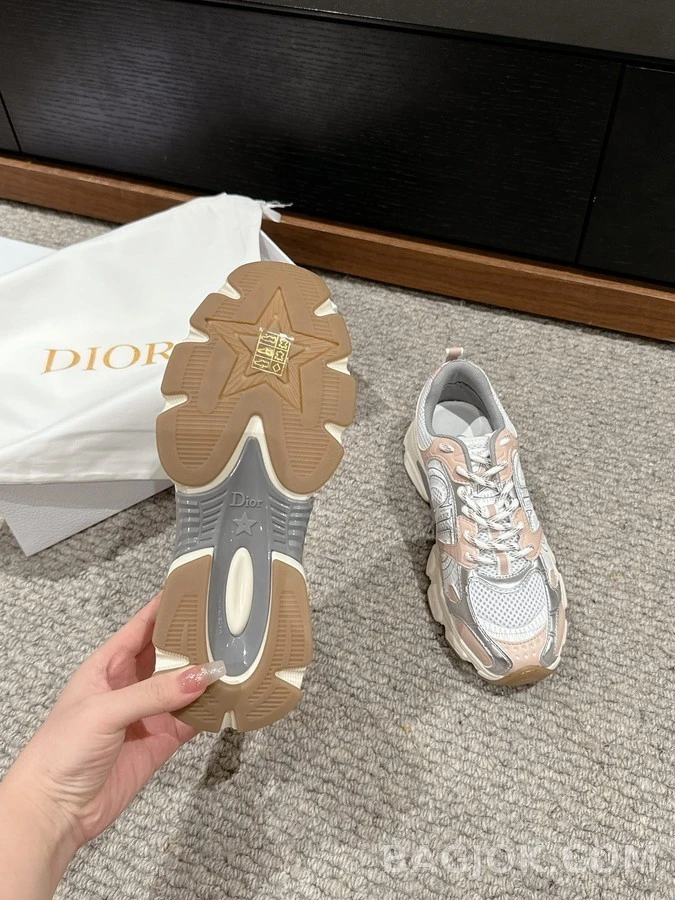 디올 디올 로고 러너 스니커즈 상세 이미지