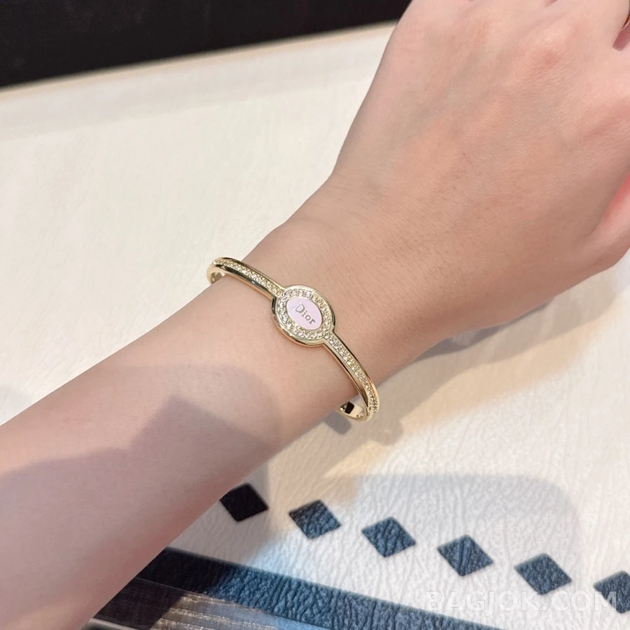 디올 디올 에나멜 로고 팔찌 상세 이미지