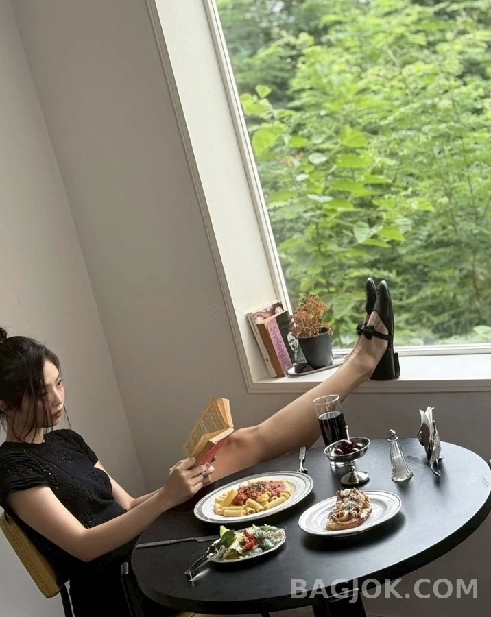 샤넬 샤넬 컷아웃 리본 메리제인 플랫 상세 이미지