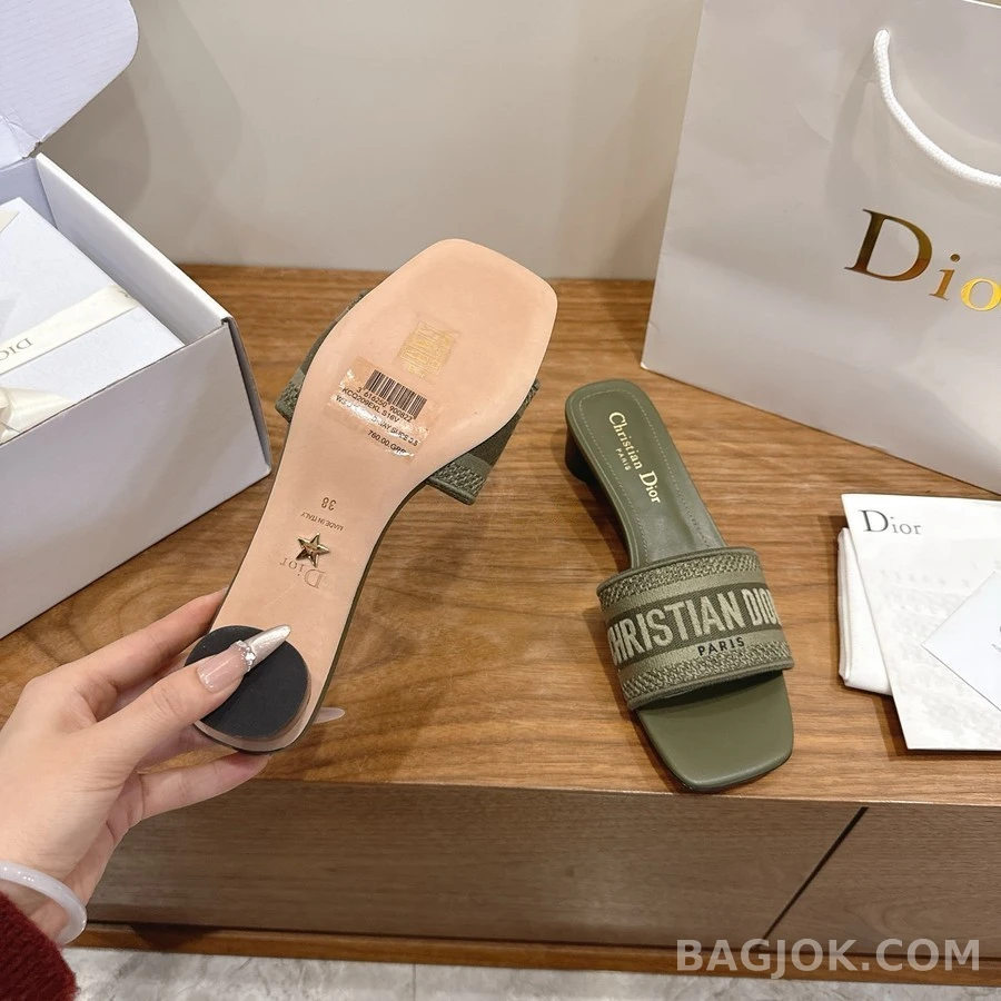 디올 디올 Dway 자수 힐 뮬 상세 이미지