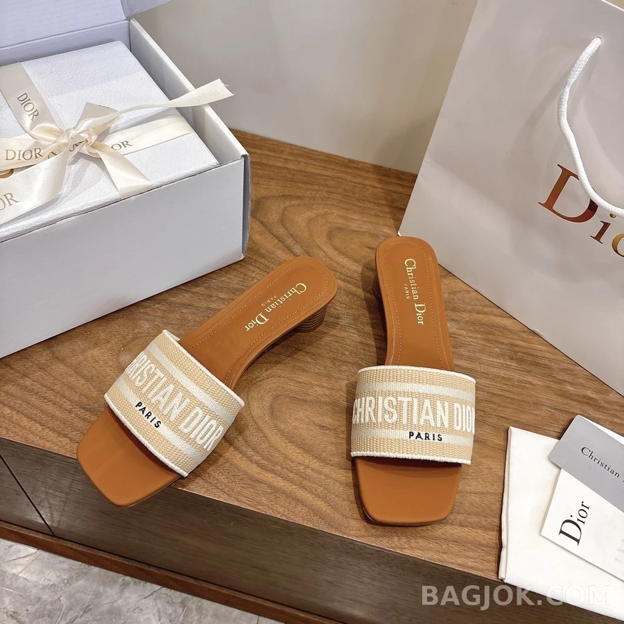 디올 디올 Dway 코튼 자수 힐 뮬 상세 이미지