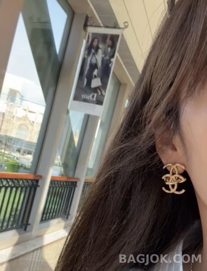 샤넬 샤넬 인터로킹 로고 귀걸이 상세 이미지