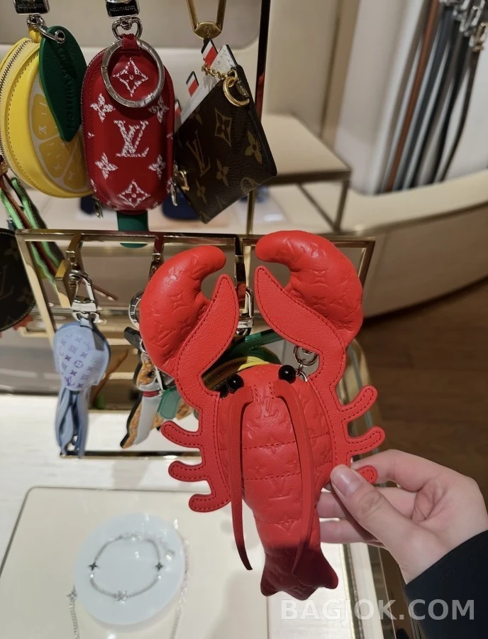 루이비통 루이비통 Nigo 협업 랍스터 키링 상세 이미지