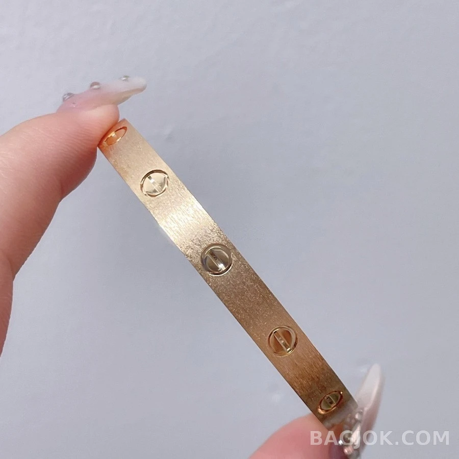 까르띠에 까르띠에 브러쉬드 러브 팔찌 상세 이미지