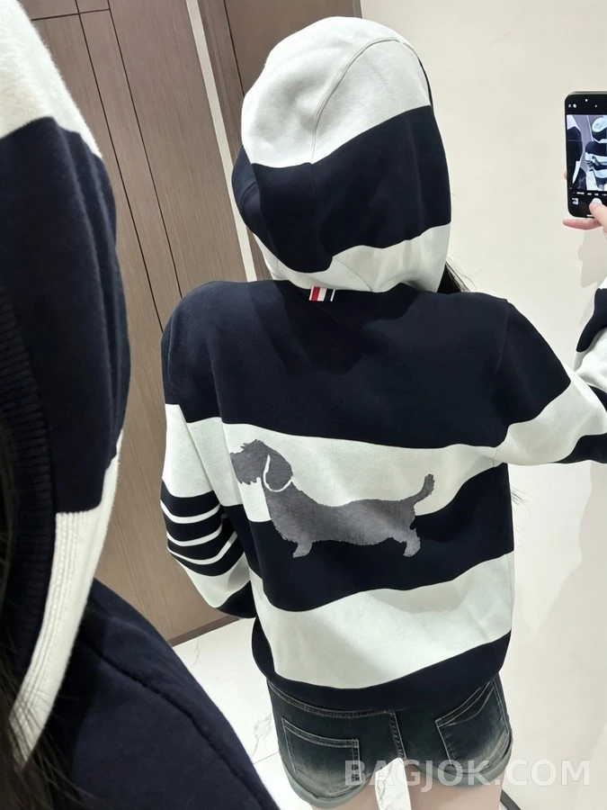 톰브라운 톰브라운 강아지 자수 스트라이프 후드집업 상세 이미지