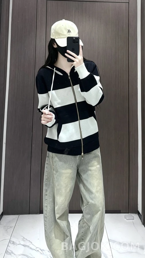 톰브라운 톰브라운 강아지 자수 스트라이프 후드집업 상세 이미지