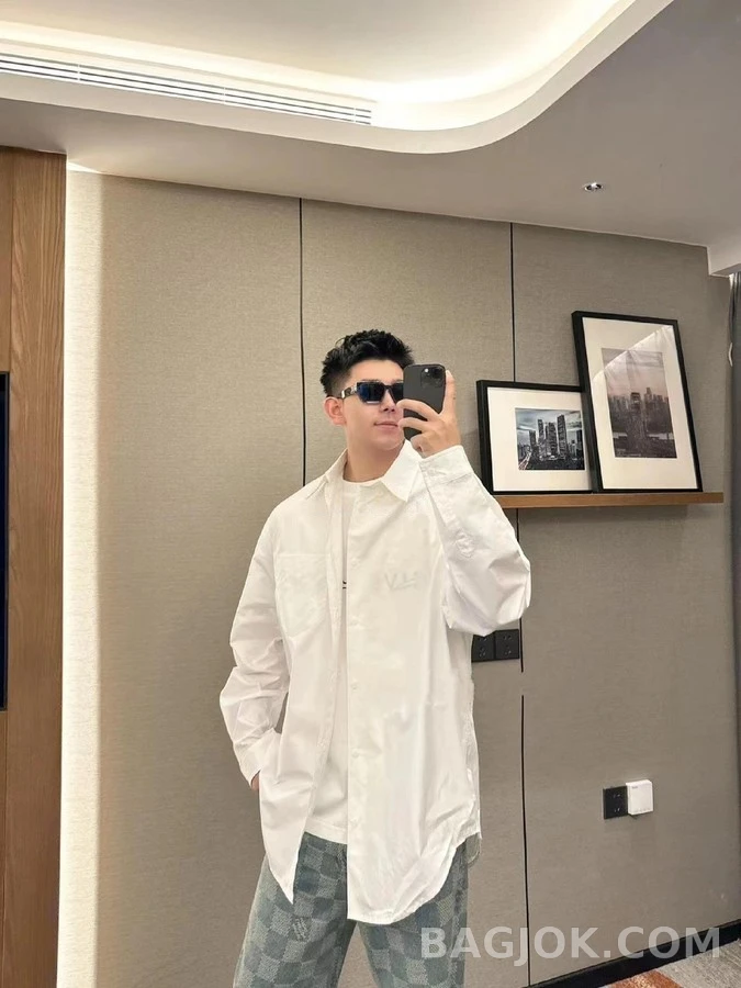 발렌시아가 발렌시아가 후면 로고 프린트 셔츠 상세 이미지