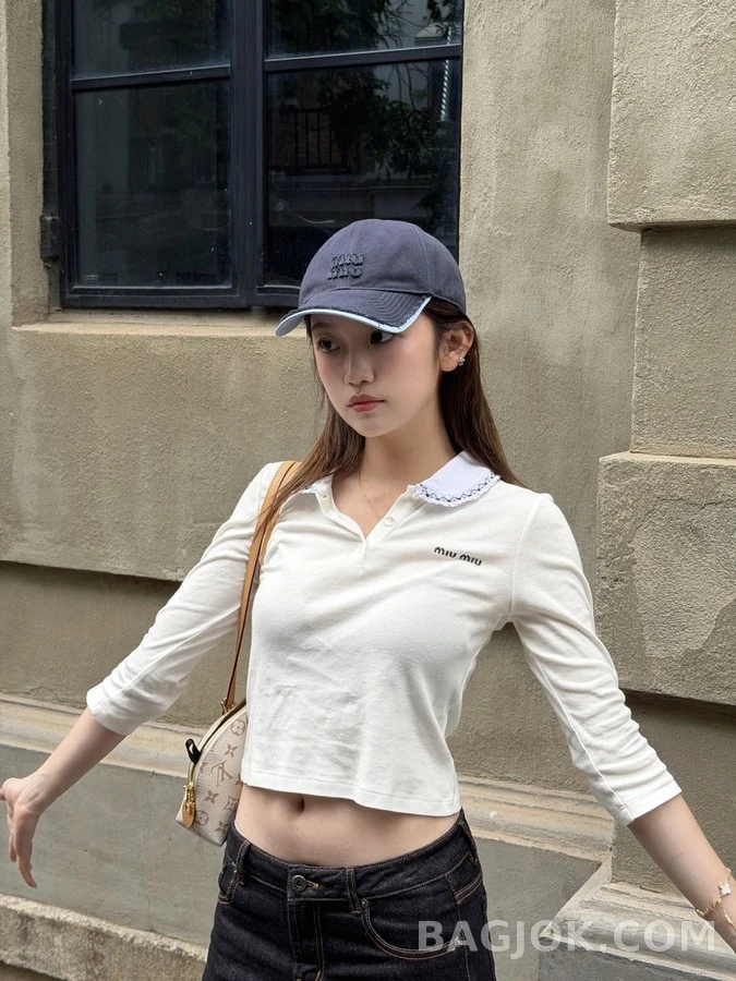 미우미우 미우미우 꽃자수 피터팬카라 폴로 긴팔 티셔츠 상세 이미지