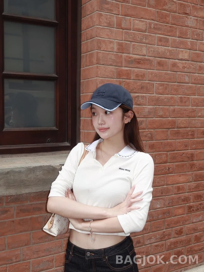 미우미우 미우미우 꽃자수 피터팬카라 폴로 긴팔 티셔츠 상세 이미지