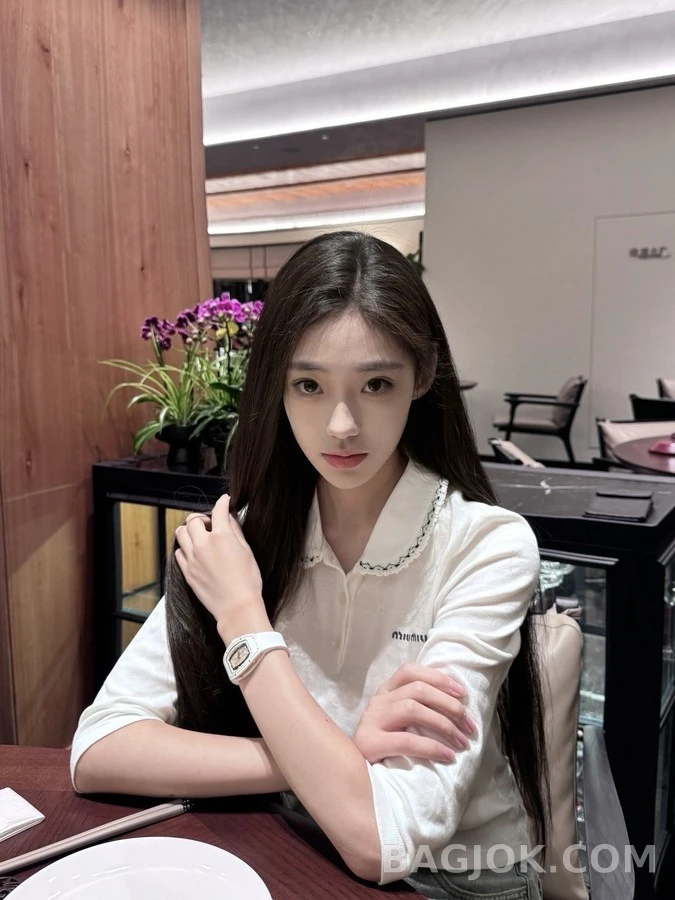 미우미우 미우미우 꽃자수 피터팬카라 폴로 긴팔 티셔츠 상세 이미지