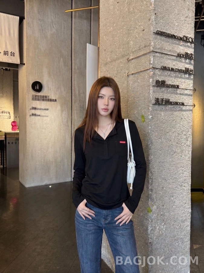 프라다 프라다 라벨 헨리넥 긴팔 티셔츠 상세 이미지