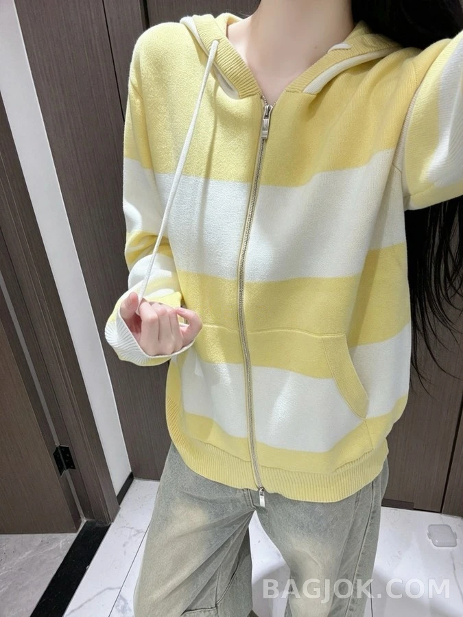 톰브라운 톰브라운 스트라이프 강아지 자수 후드 집업 상세 이미지