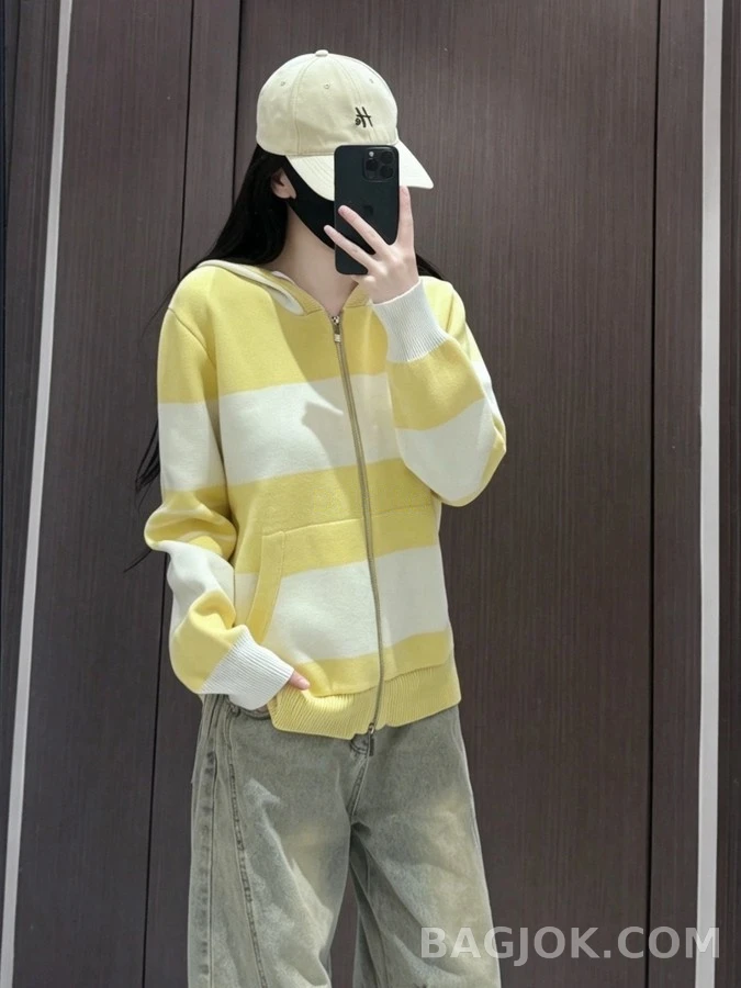 톰브라운 톰브라운 스트라이프 강아지 자수 후드 집업 상세 이미지