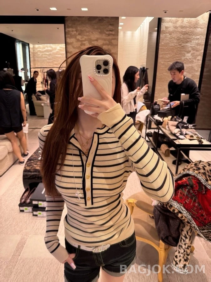 샤넬 샤넬 스트라이프 헨리넥 긴팔 티셔츠 상세 이미지