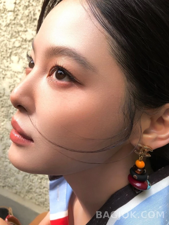 샤넬 샤넬 컬러 글라스 비즈 더블 C 드롭 귀걸이 상세 이미지