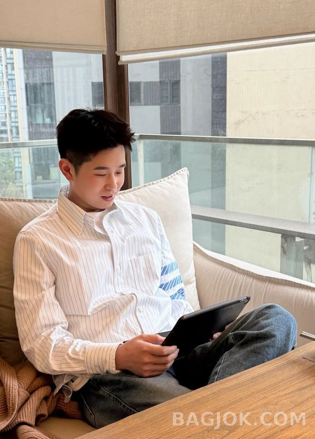 톰브라운 톰브라운 스트라이프 포바 셔츠 상세 이미지