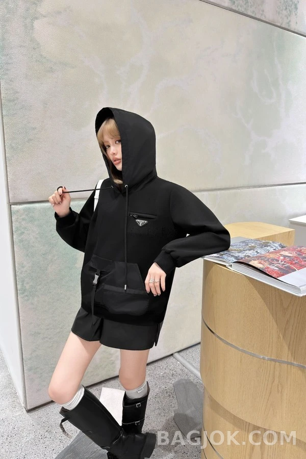프라다 프라다 나일론 패널 스웨트셔츠 상세 이미지