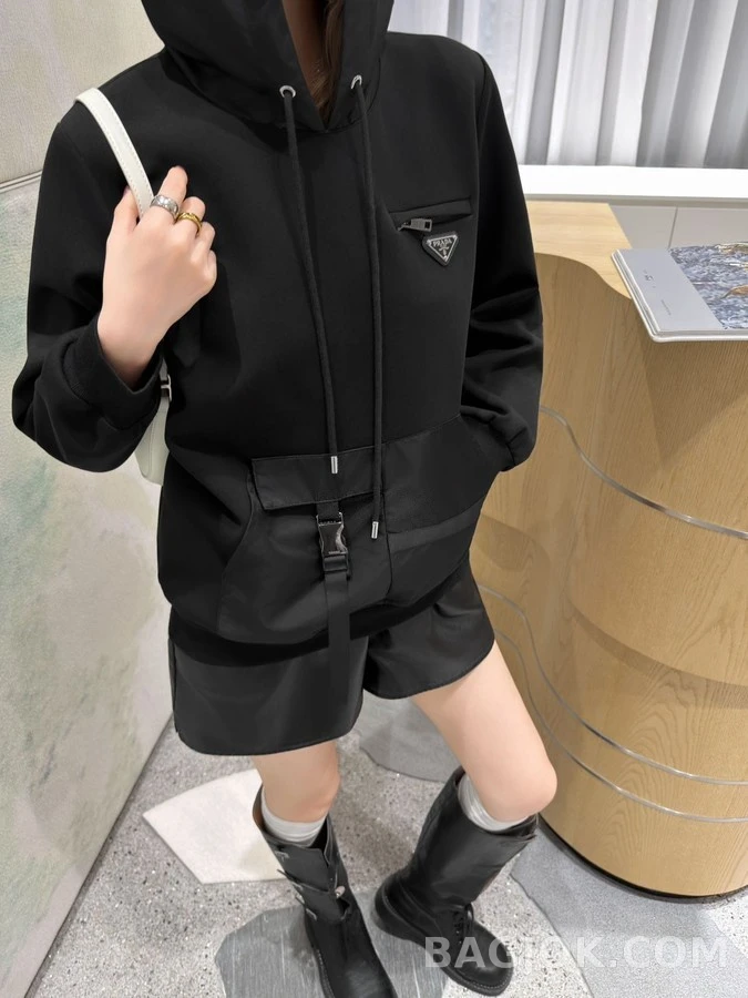 프라다 프라다 나일론 패널 스웨트셔츠 상세 이미지