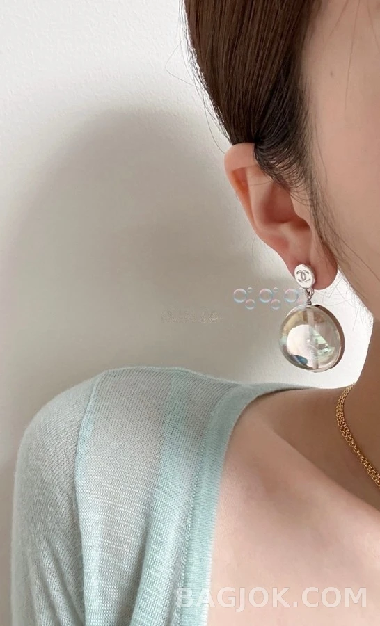 샤넬 샤넬 더블C 이리데슨트 볼 귀걸이 상세 이미지
