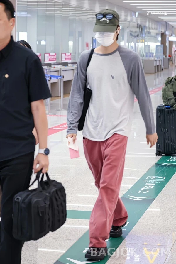 크롬하츠 크롬하츠 크로스 래글런 긴팔 티셔츠 상세 이미지