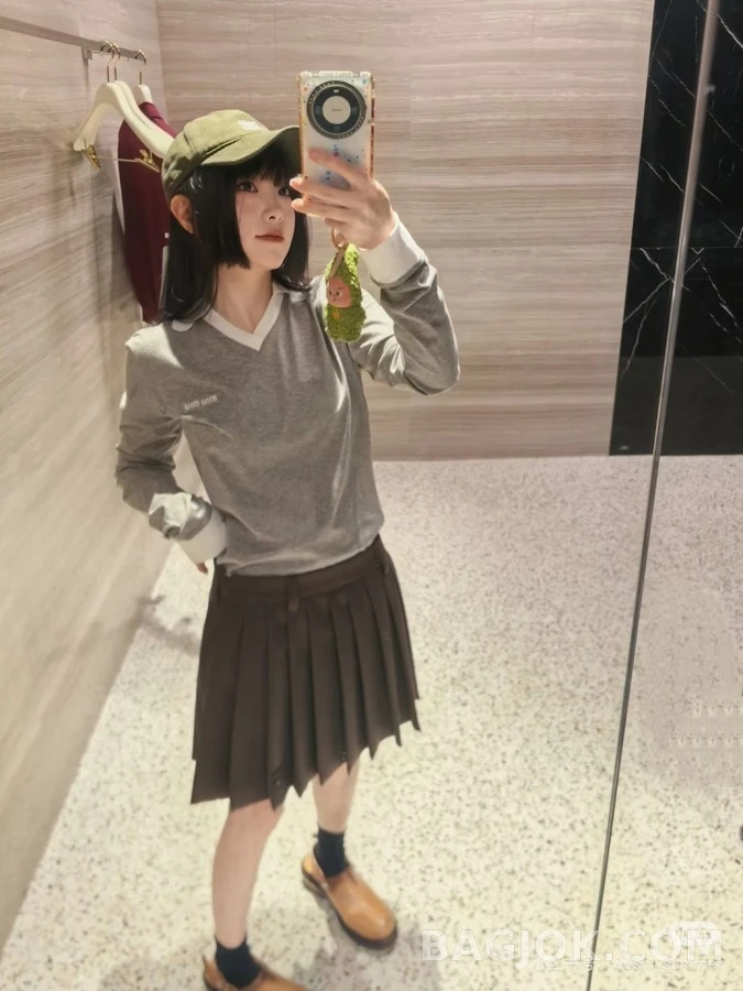 미우미우 미우미우 배색 카라 긴팔 티셔츠 상세 이미지