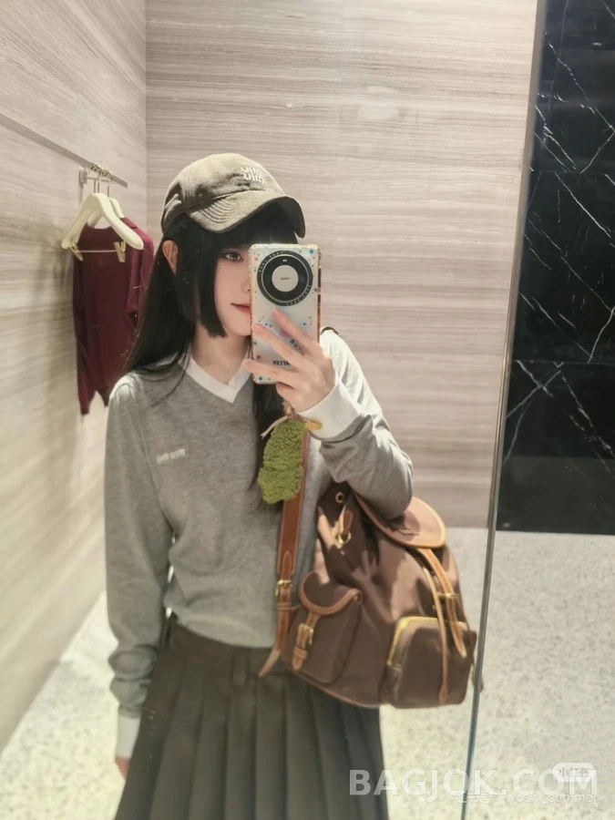미우미우 미우미우 배색 카라 긴팔 티셔츠 상세 이미지
