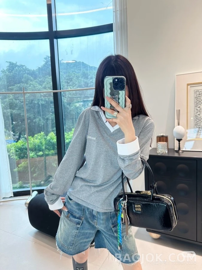 미우미우 미우미우 배색 카라 긴팔 티셔츠 상세 이미지