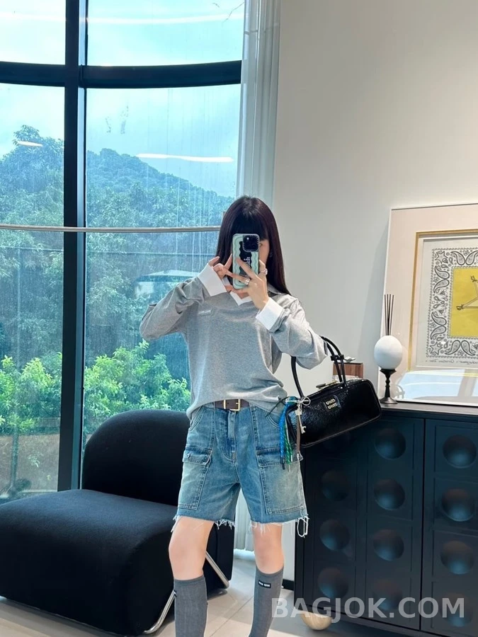 미우미우 미우미우 배색 카라 긴팔 티셔츠 상세 이미지