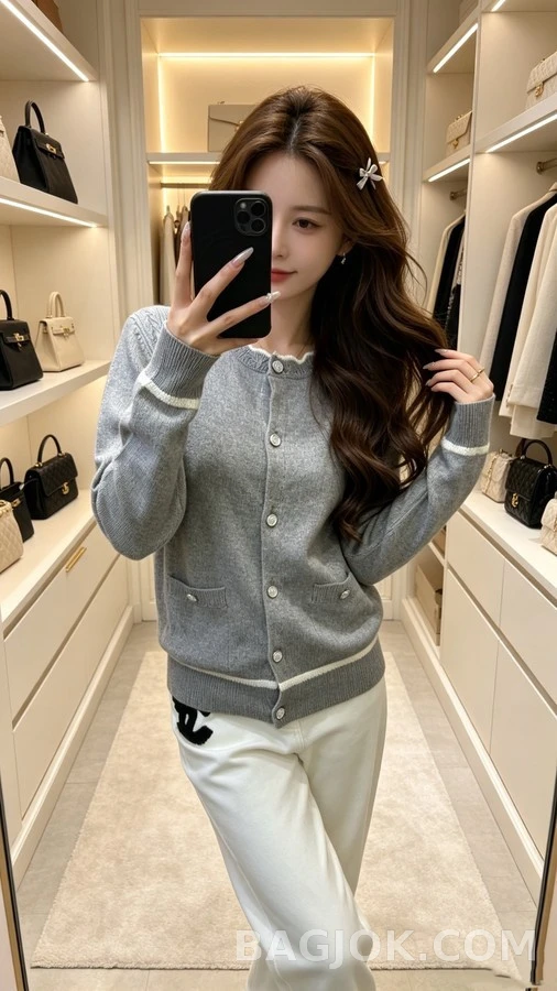 샤넬 샤넬 스캘럽 칼라 더블C 버튼 가디건 상세 이미지