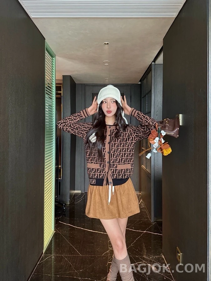 펜디 펜디 로고 자카드 가디건 상세 이미지
